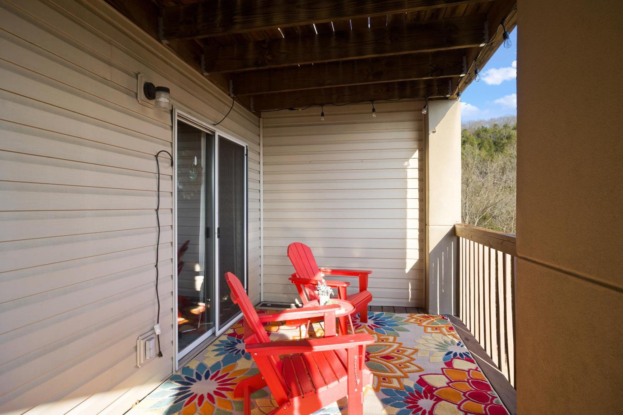בראנסון Walk-In, No Stairs Condo, Pets Welcome, 4 Mins To Silver Dollar City, 14 Mins To Ball Park Of America, Amazing Ozark Mountian Views מראה חיצוני תמונה