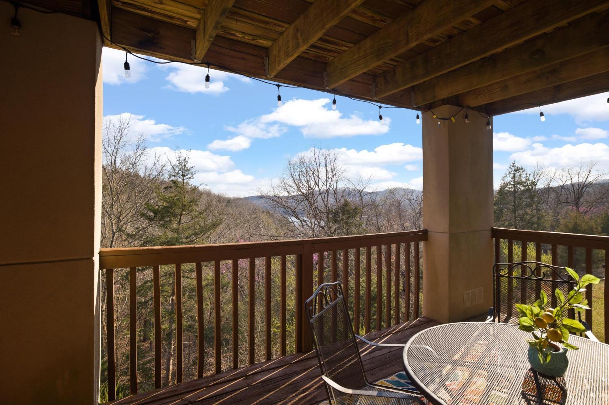 בראנסון Walk-In, No Stairs Condo, Pets Welcome, 4 Mins To Silver Dollar City, 14 Mins To Ball Park Of America, Amazing Ozark Mountian Views מראה חיצוני תמונה