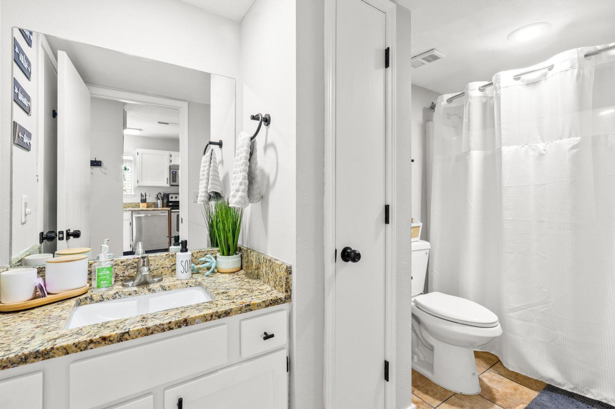 בראנסון Walk-In, No Stairs Condo, Pets Welcome, 4 Mins To Silver Dollar City, 14 Mins To Ball Park Of America, Amazing Ozark Mountian Views מראה חיצוני תמונה