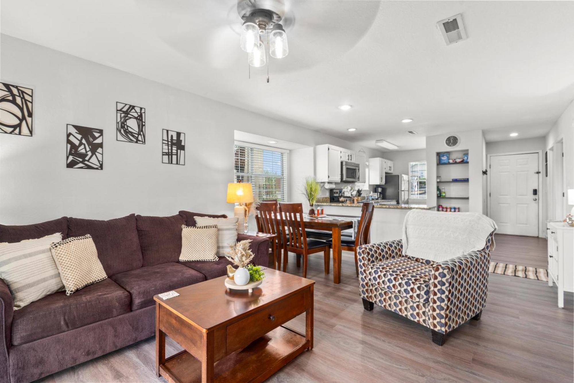 בראנסון Walk-In, No Stairs Condo, Pets Welcome, 4 Mins To Silver Dollar City, 14 Mins To Ball Park Of America, Amazing Ozark Mountian Views מראה חיצוני תמונה