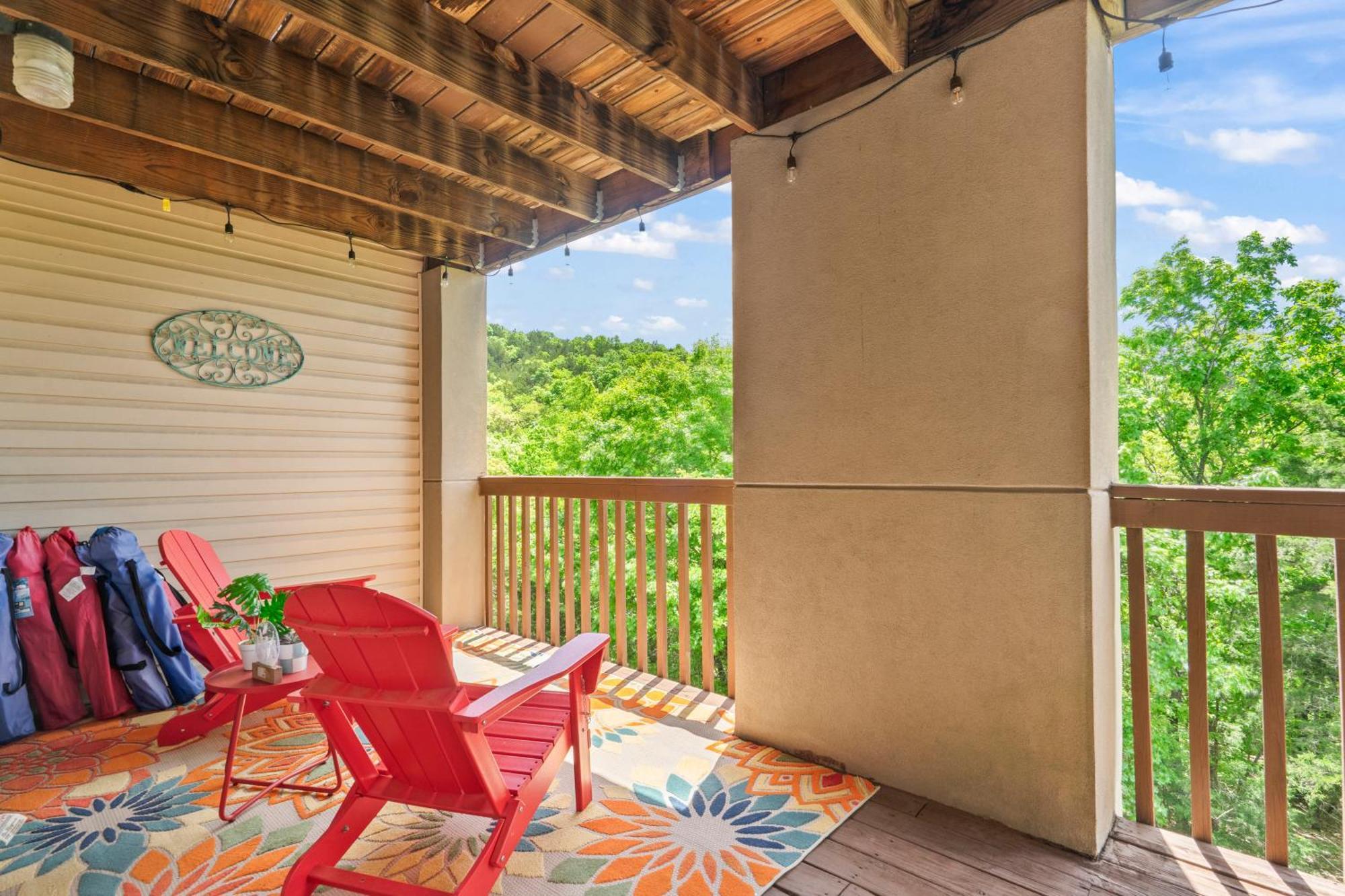 בראנסון Walk-In, No Stairs Condo, Pets Welcome, 4 Mins To Silver Dollar City, 14 Mins To Ball Park Of America, Amazing Ozark Mountian Views מראה חיצוני תמונה