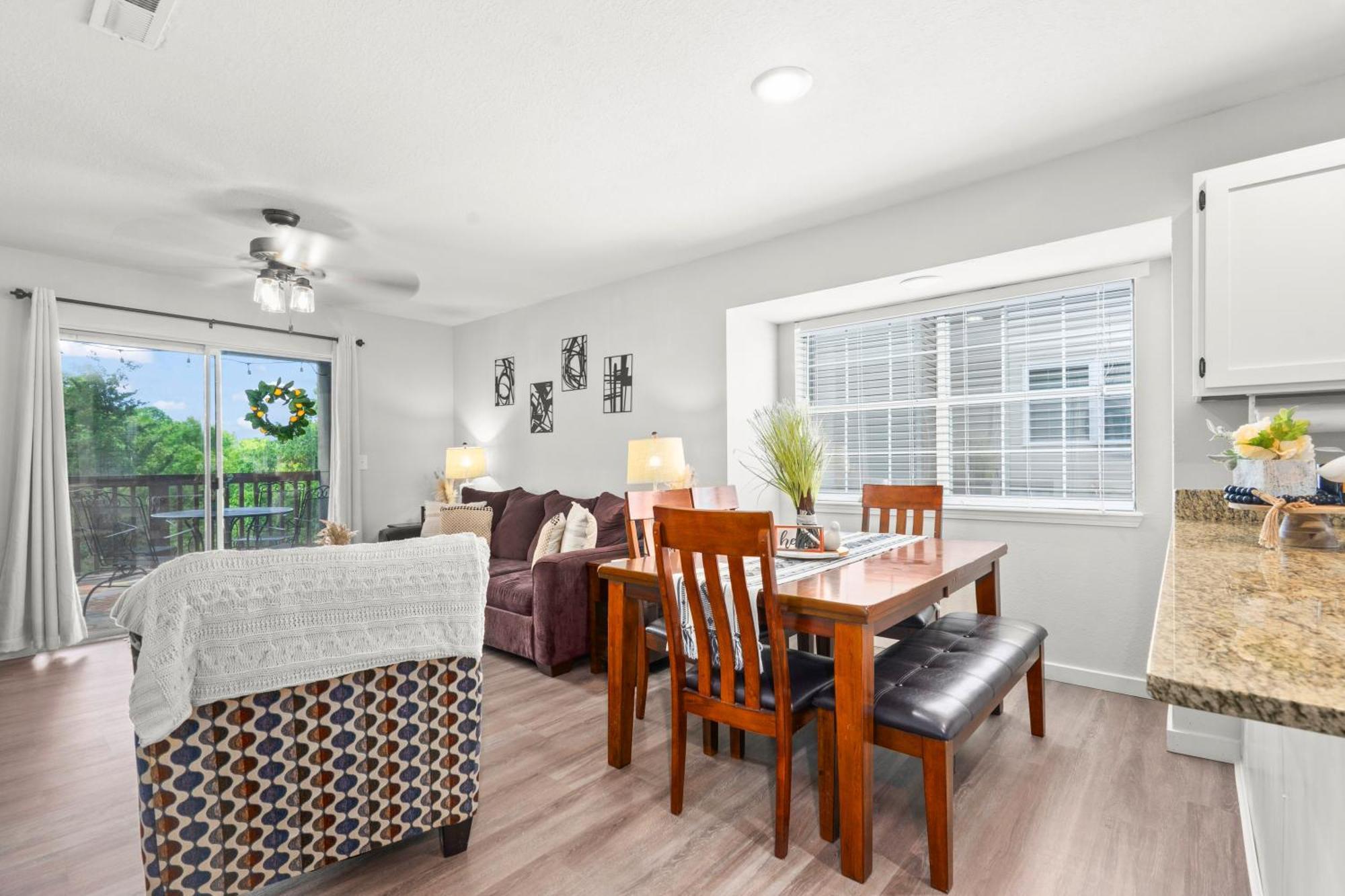בראנסון Walk-In, No Stairs Condo, Pets Welcome, 4 Mins To Silver Dollar City, 14 Mins To Ball Park Of America, Amazing Ozark Mountian Views מראה חיצוני תמונה